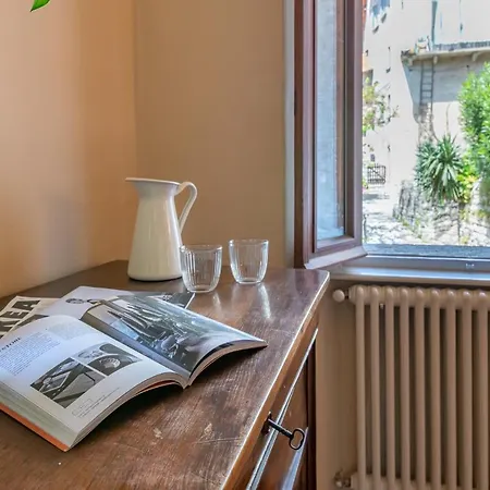 *holiday Home* W/patio & Fireplace + Lake View