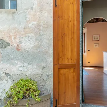 *holiday Home* W/patio & Fireplace + Lake View *