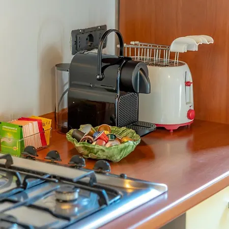 *holiday Home* W/patio & Fireplace + Lake View