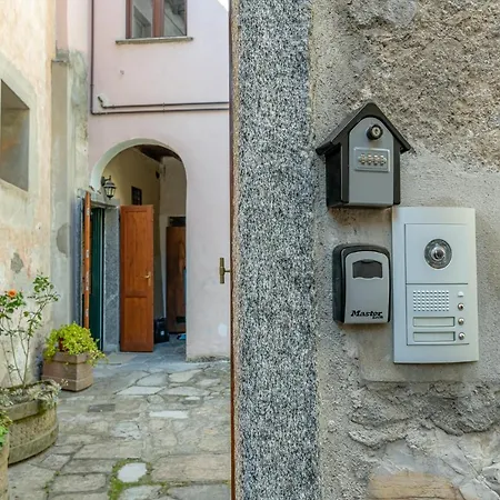 *holiday Home* W/patio & Fireplace + Lake View *