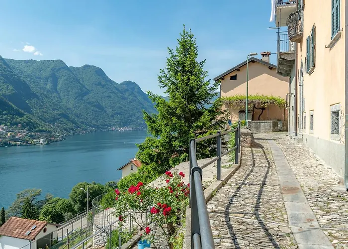 *holiday Home* W/patio & Fireplace + Lake View *