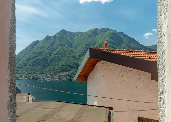 *holiday Home* W/patio & Fireplace + Lake View Apartment