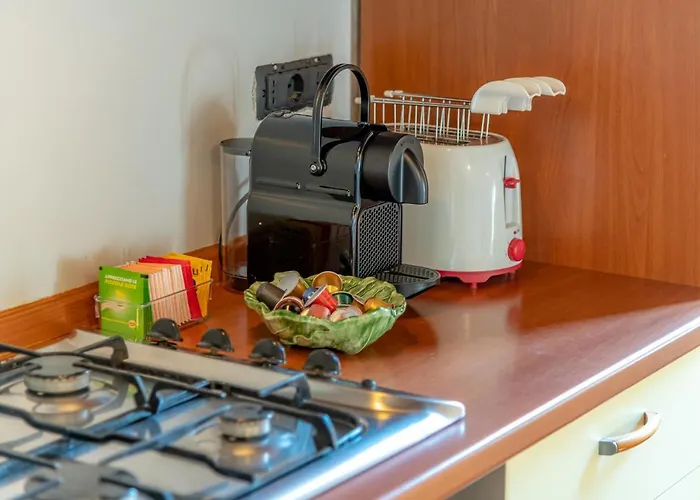 *holiday Home* W/patio & Fireplace + Lake View