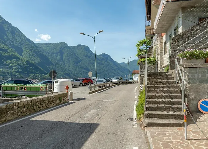 *holiday Home* W/patio & Fireplace + Lake View