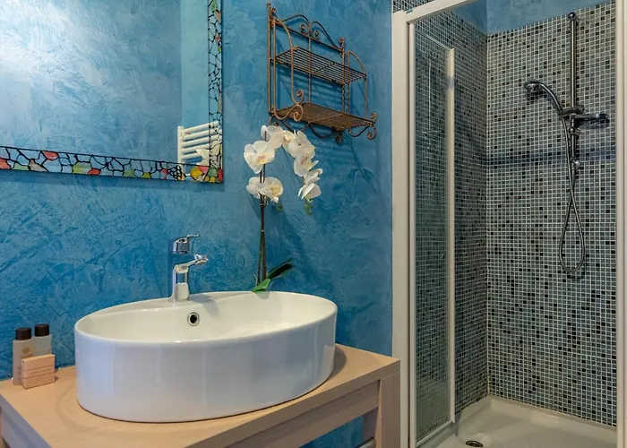 *holiday Home* W/patio & Fireplace + Lake View Apartment *