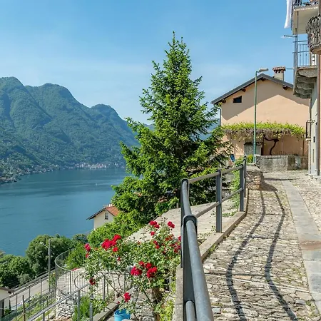 *holiday Home* W/patio & Fireplace + Lake View *